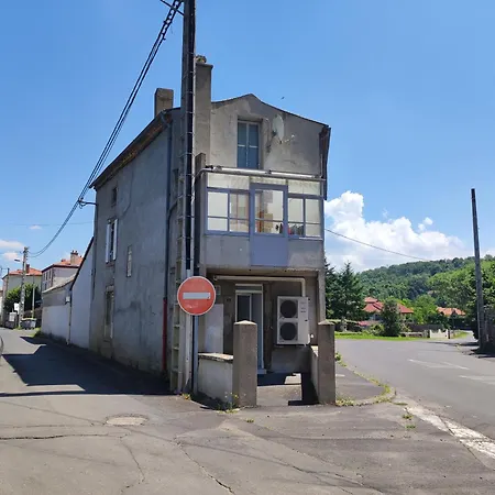 Maison Au Coeur Du Puy-de-dome Apartment Neschers